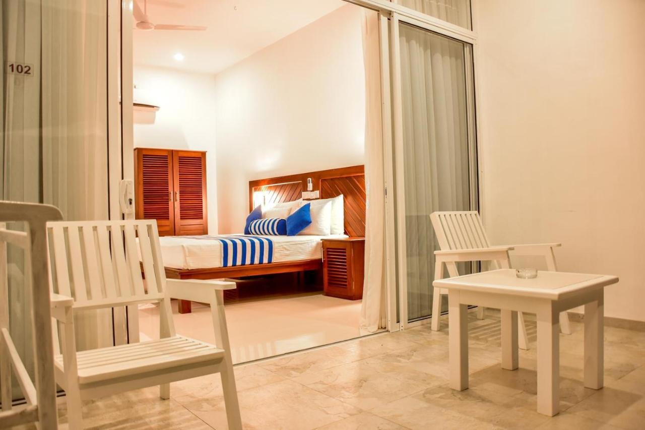 Weleges Place Hikkaduwa Buitenkant foto